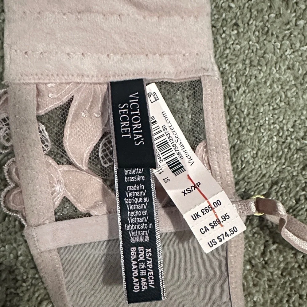 VS Elegant Pink Lace Bralette